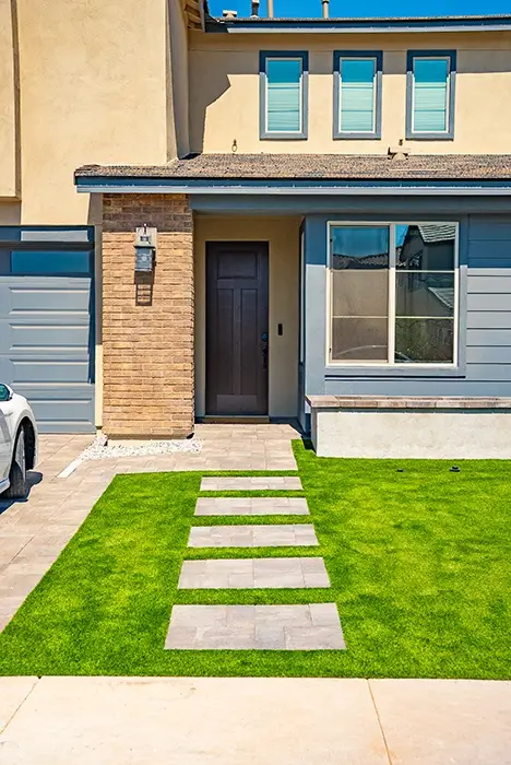 Verde Valley Turf Havasu 102 with pavers