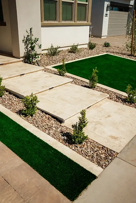 Verde Valley Turf PV-123 paired with Crema 3pc Travertine